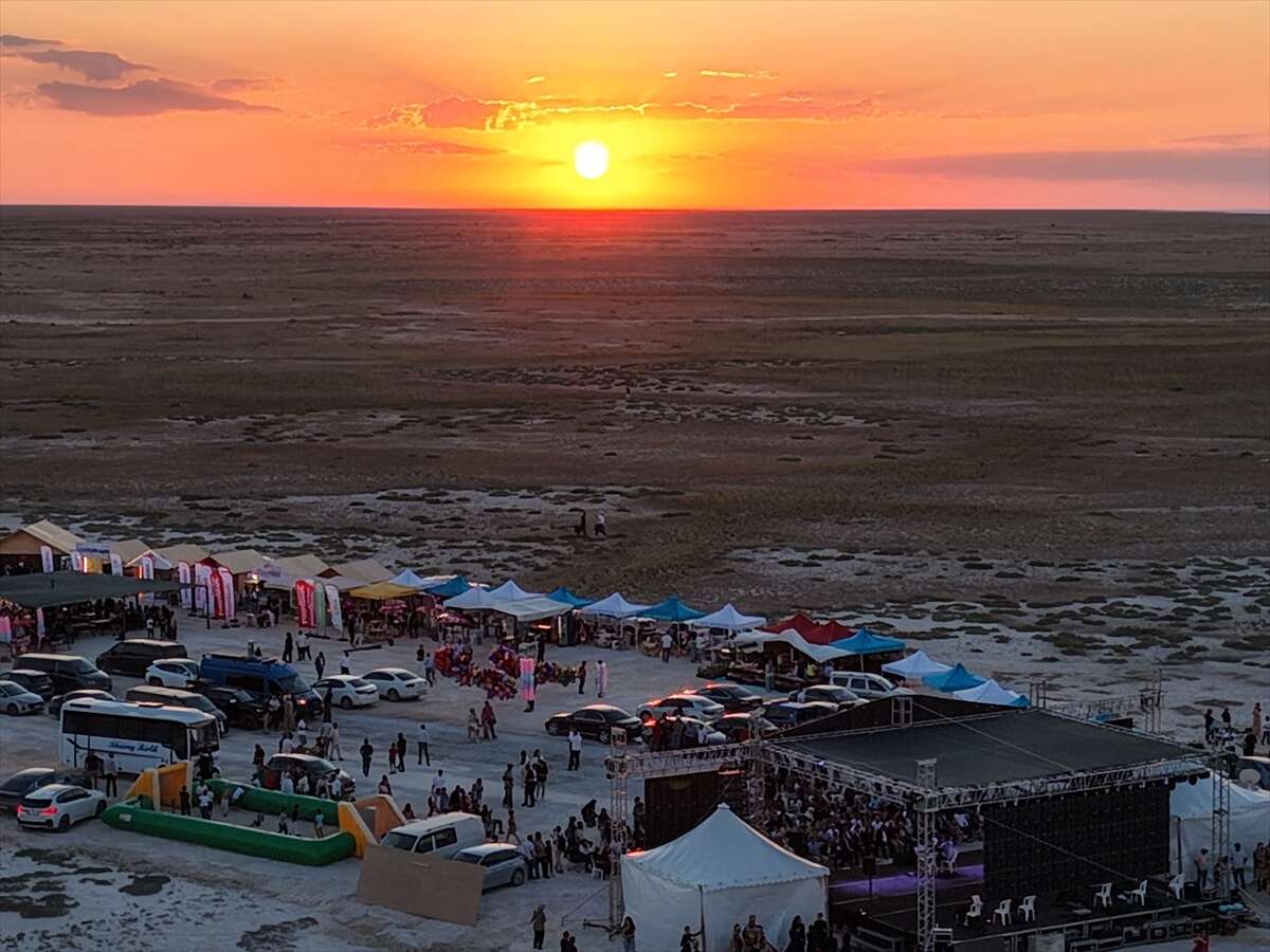 Dünyanın renkleri Tuz Gölü'nde buluştu! 25 ülke festival coşkusu yaşıyor 19